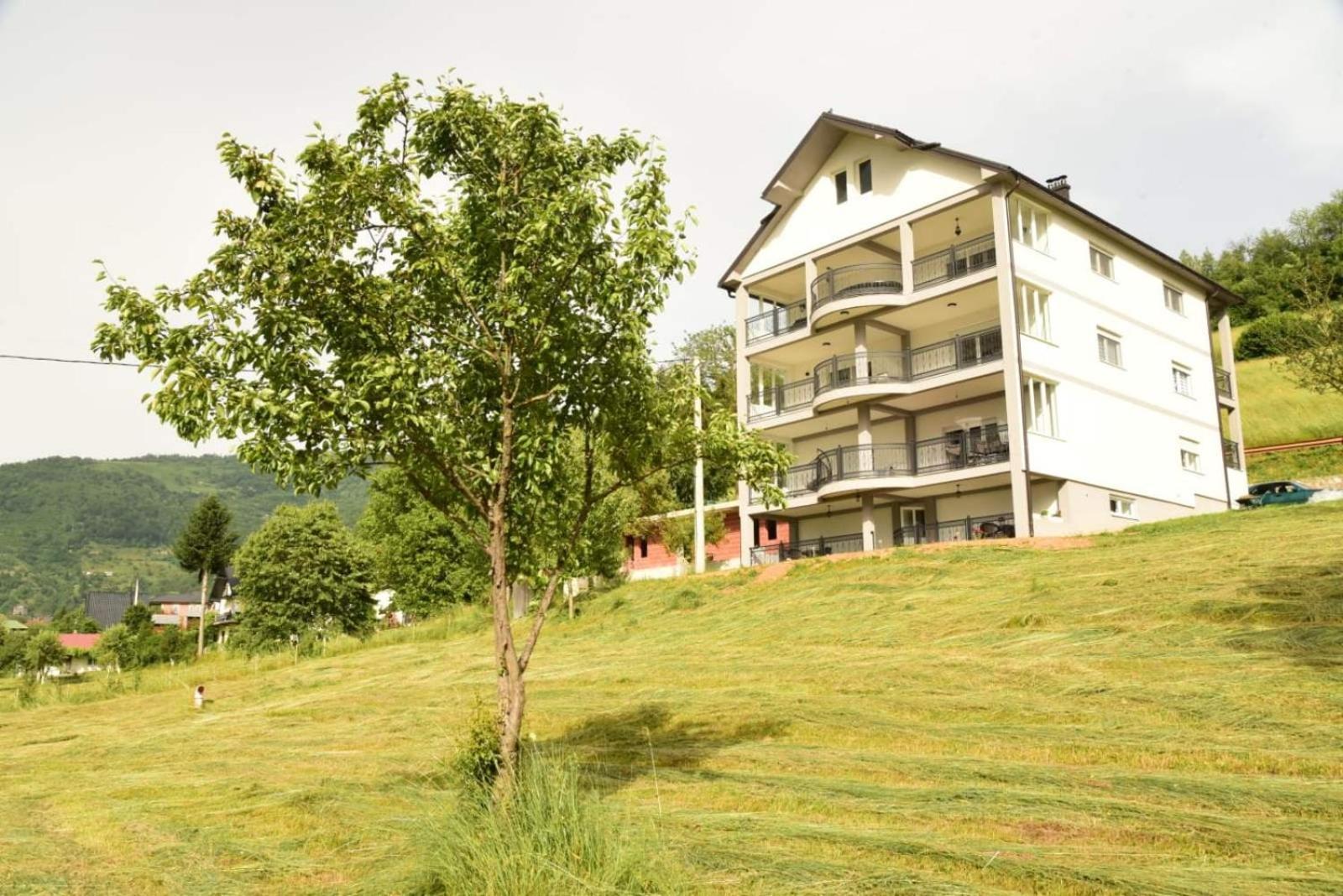 Lmm Apartmani พลาฟ ภายนอก รูปภาพ